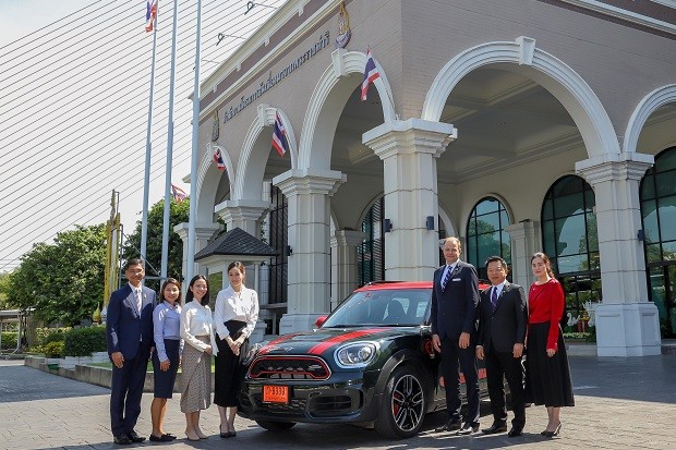 MINI contribution to Chaipattana Foundation